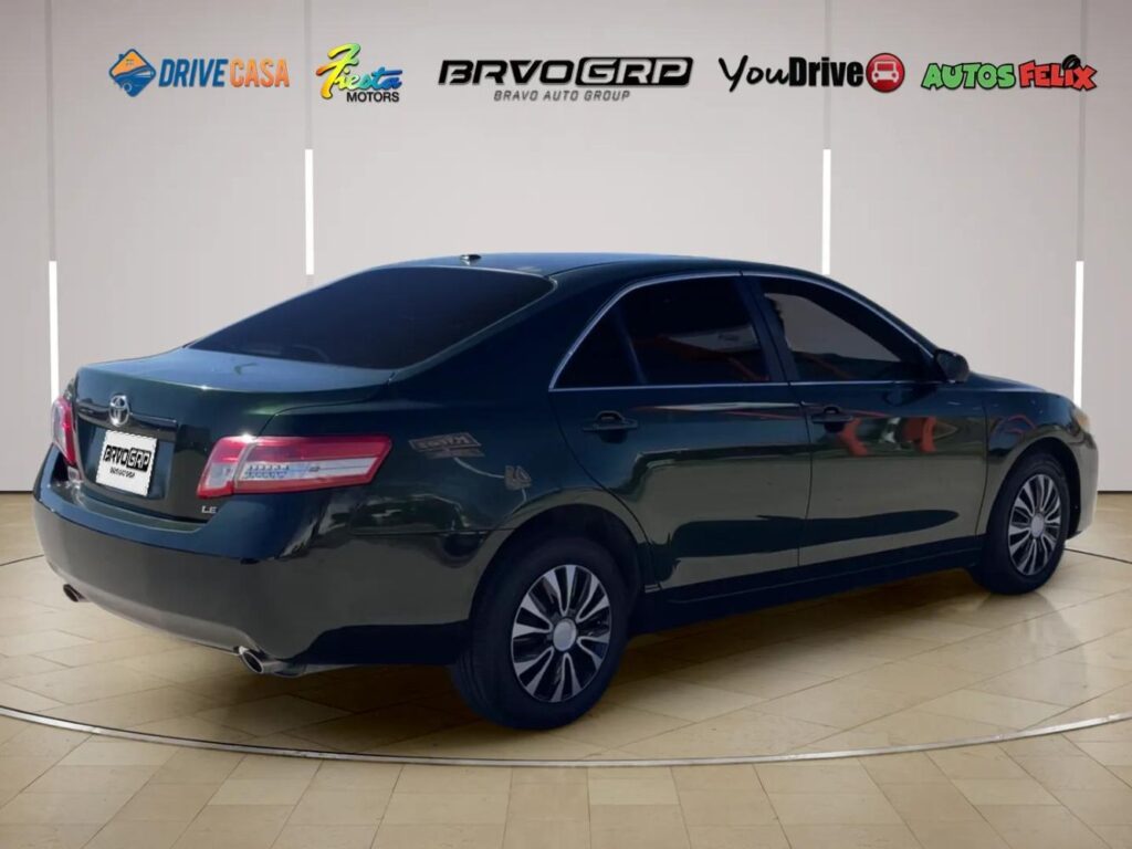 2011 Toyota Camry LE V6 6-Spd AT