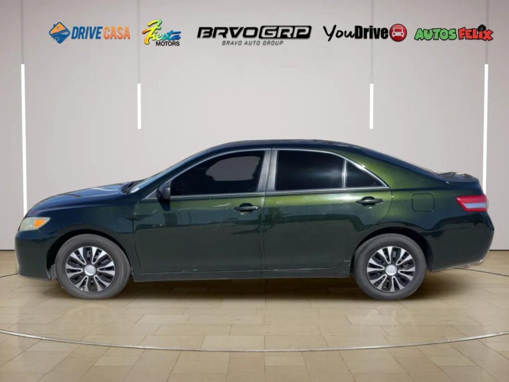 2011 Toyota Camry LE V6 6-Spd AT