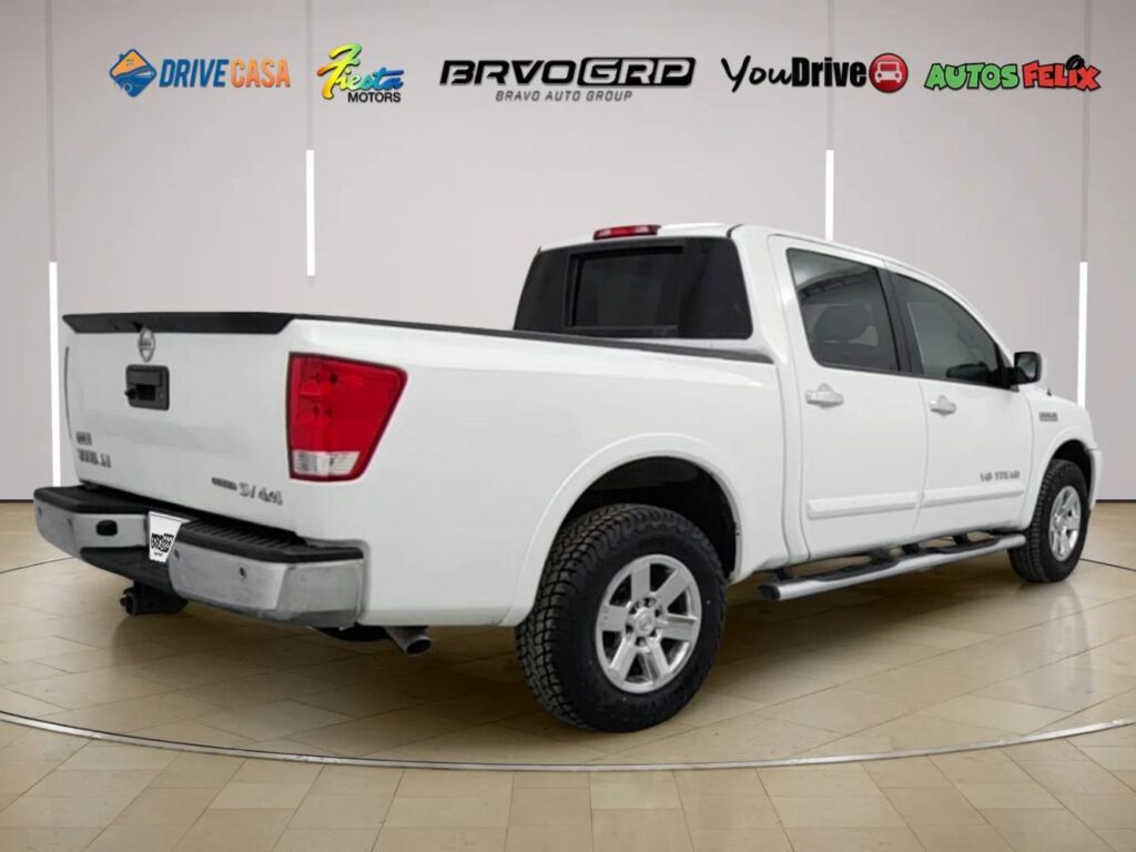2015 Nissan Titan SV