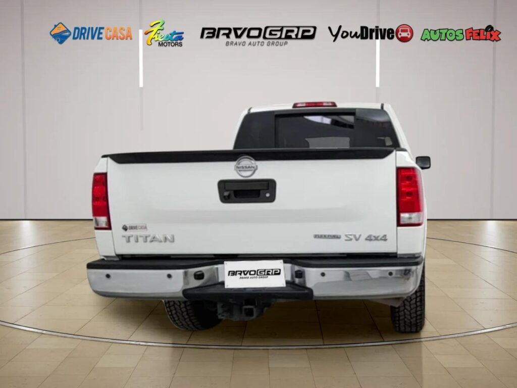 2015 Nissan Titan SV