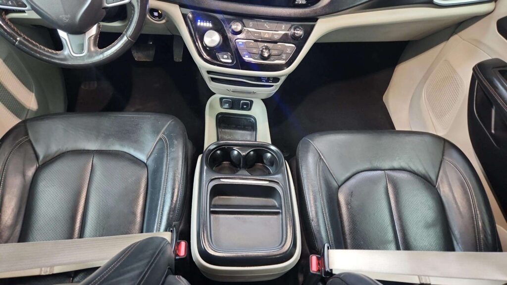 2020 Chrysler Pacifica Touring L