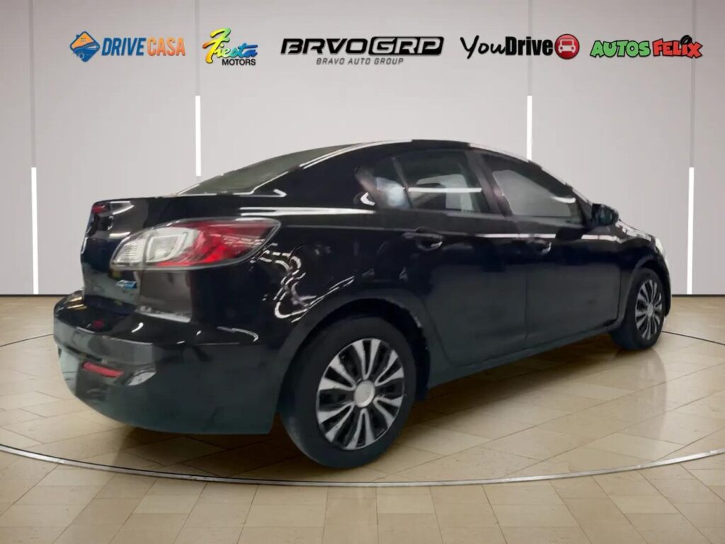 2013 Mazda MAZDA3 i Sport 4-Door