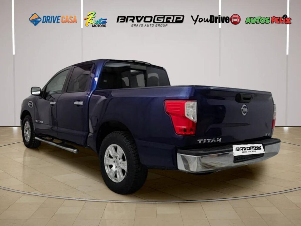 2017 Nissan TITAN SV