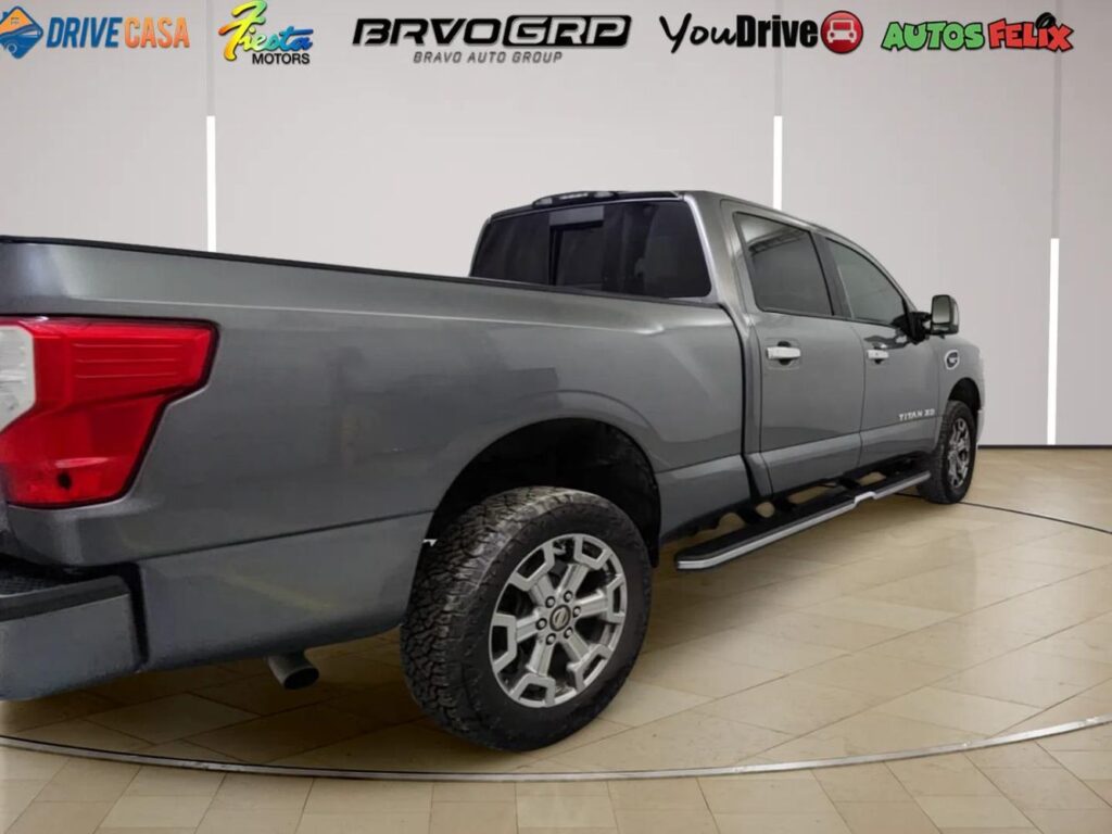 2017 Nissan TITAN XD SV Gas