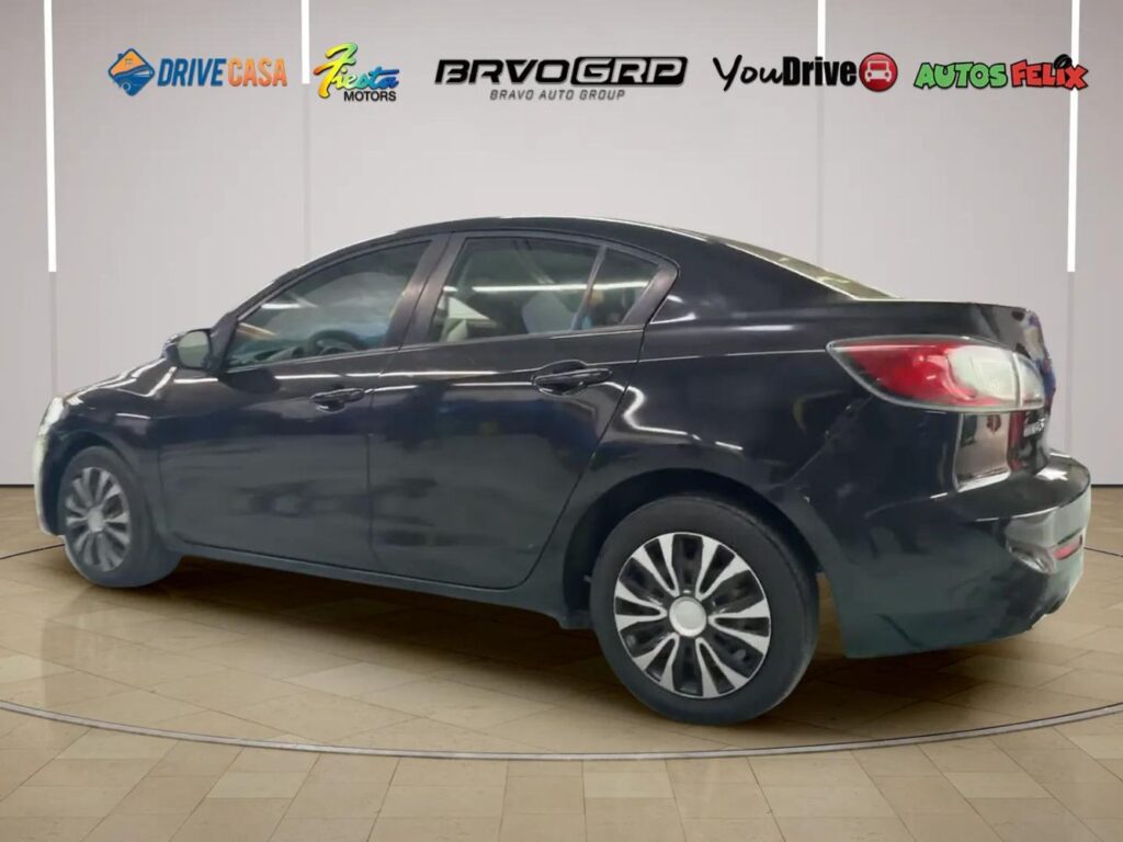 2013 Mazda MAZDA3 i Sport 4-Door
