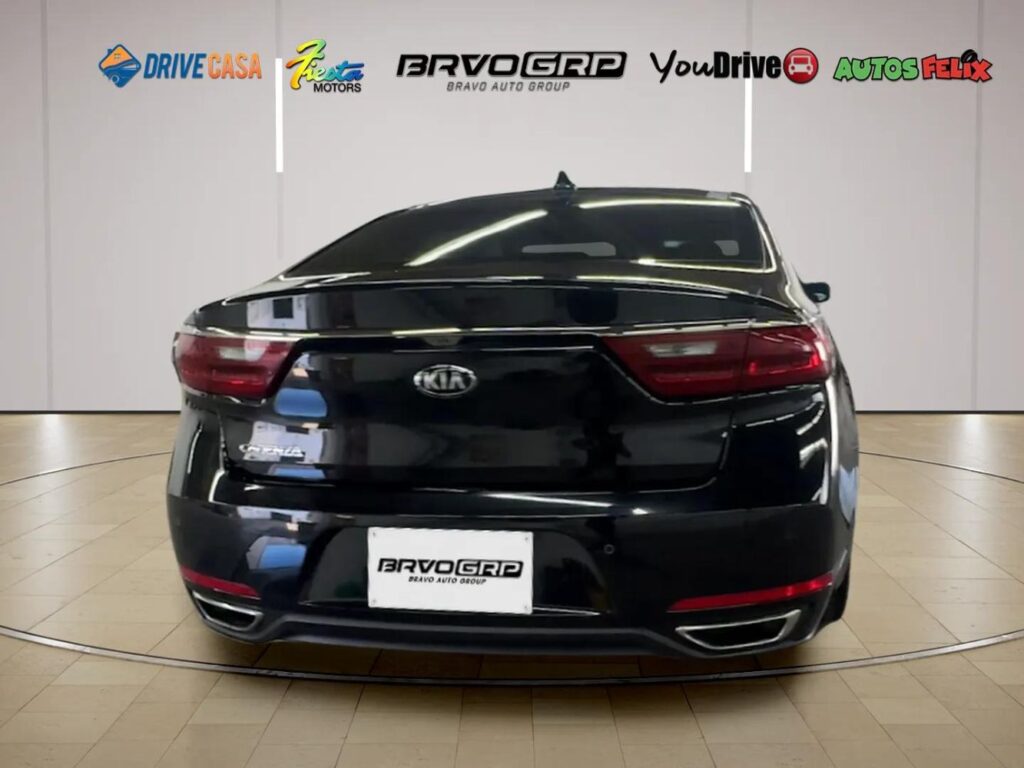 2017 Kia Cadenza Technology