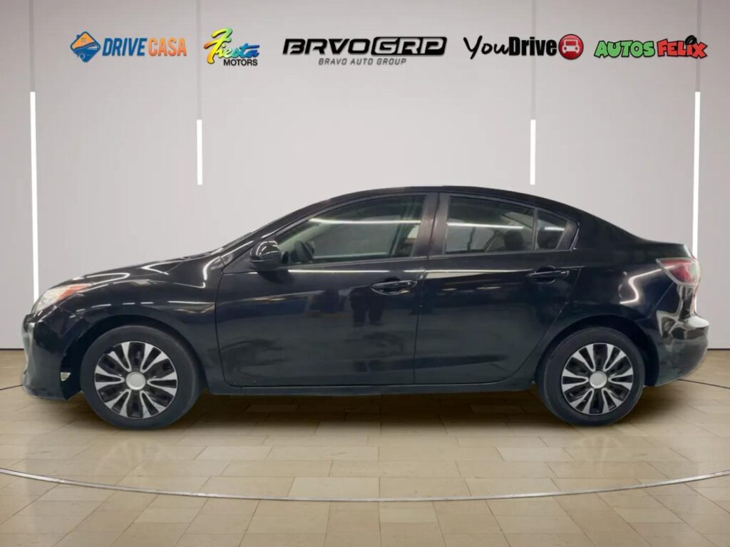 2013 Mazda MAZDA3 i Sport 4-Door