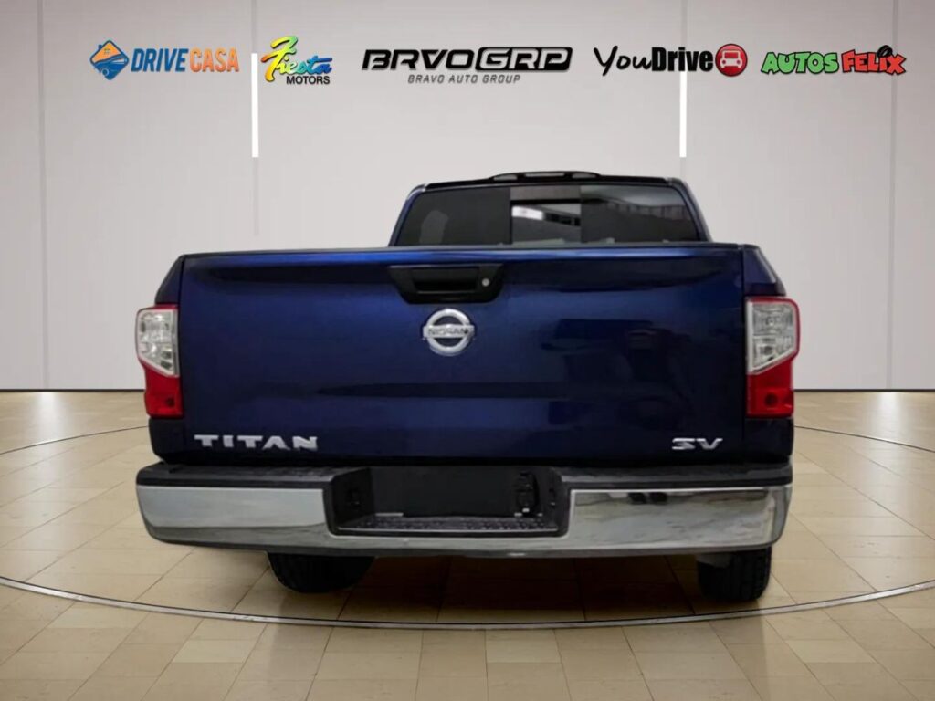 2017 Nissan TITAN SV